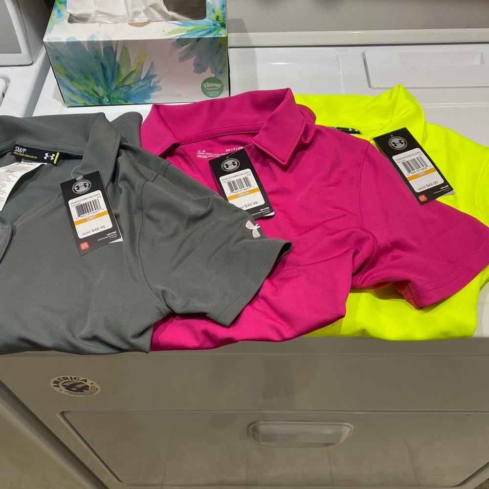 Women’s underarmor short sleeve shirts